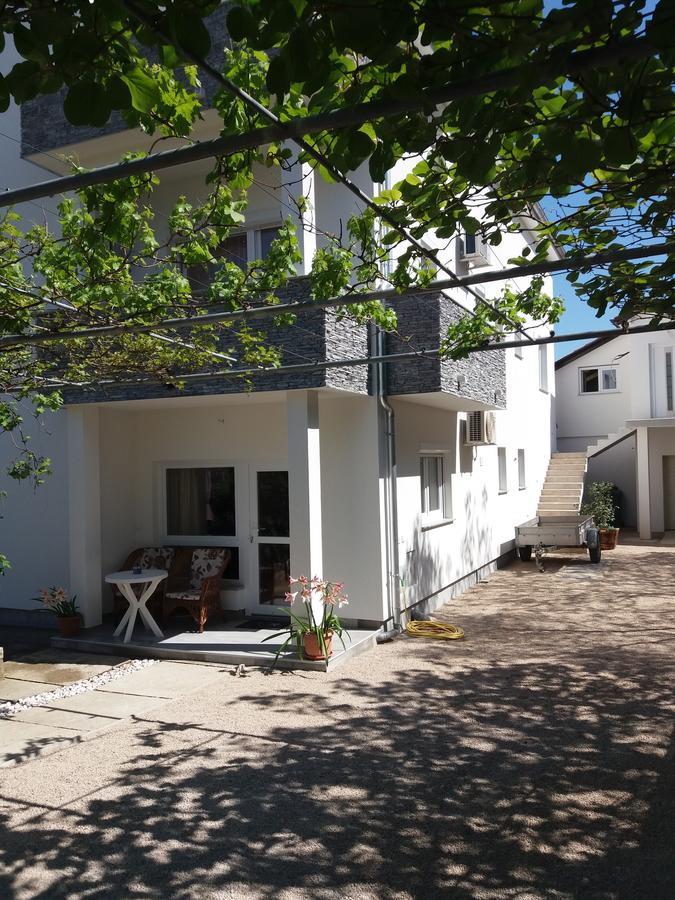 Apartments&Rooms Ivana Krk Town Buitenkant foto
